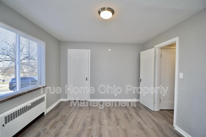 5219 Colerain Avenue property image