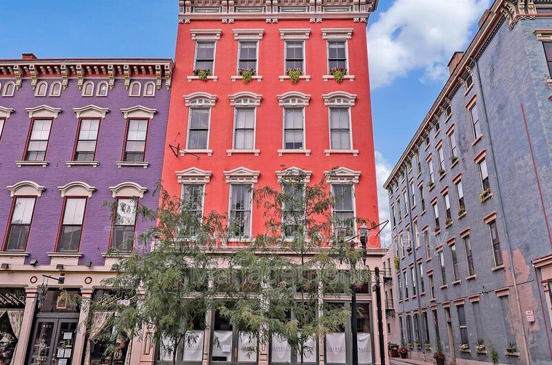 1427 Main St property image