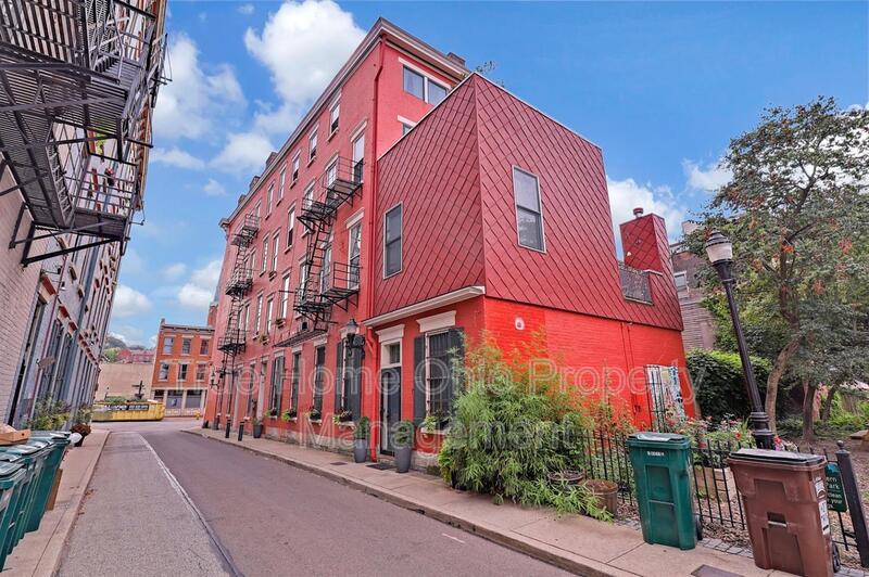 1427 Main St property image