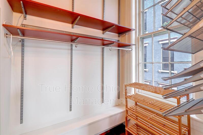 1427 Main St property image