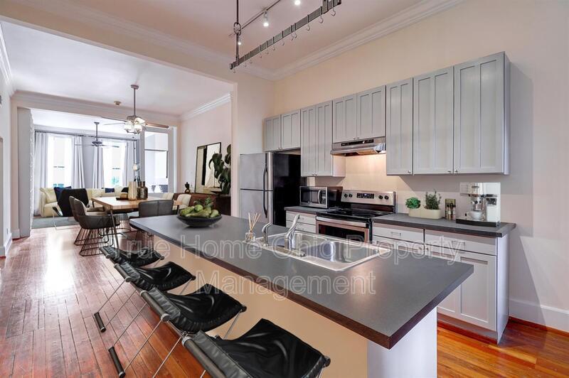 1427 Main St property image