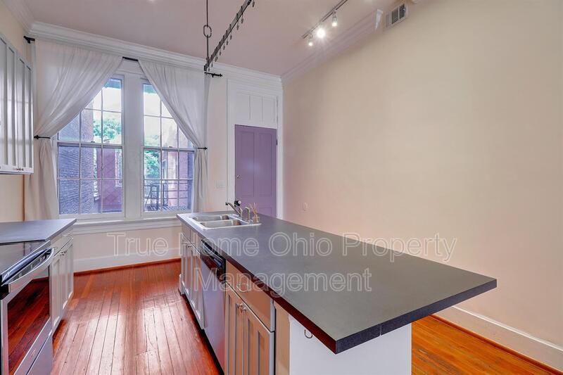 1427 Main St property image