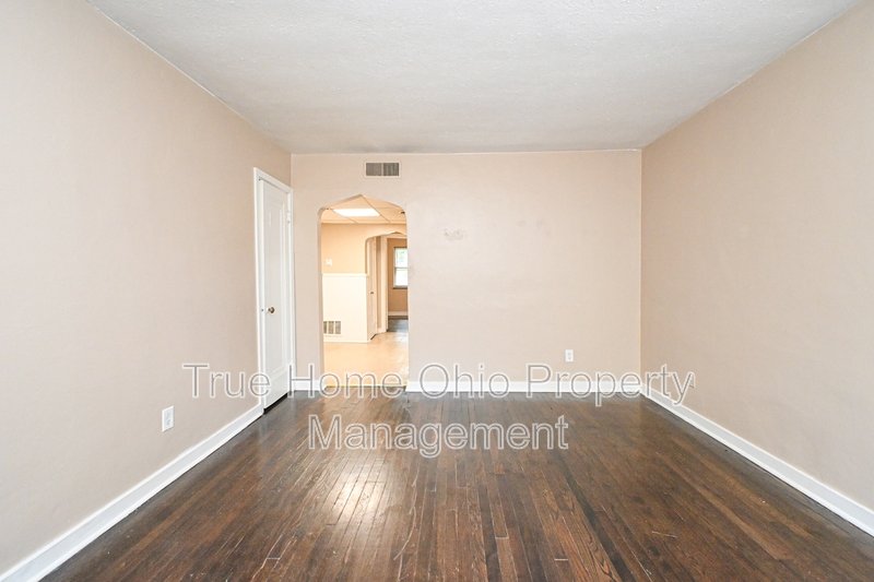 3042 Percy Avenue - 2 property image