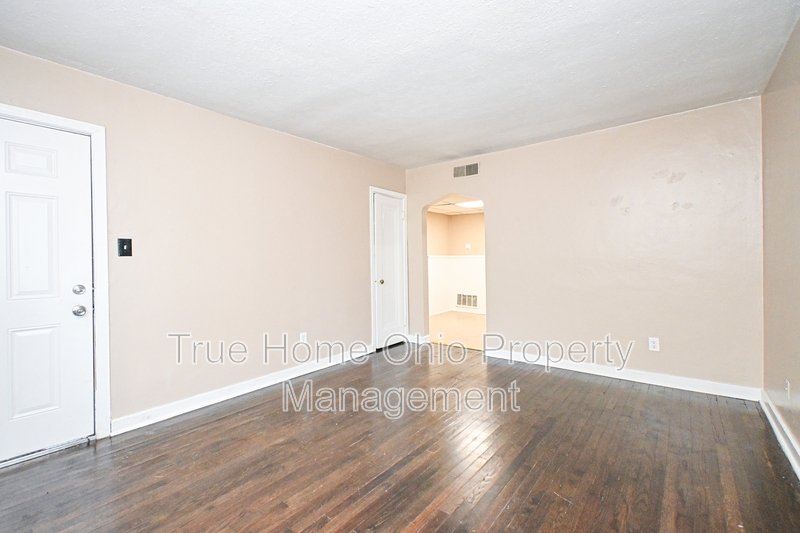 3042 Percy Avenue - 2 property image