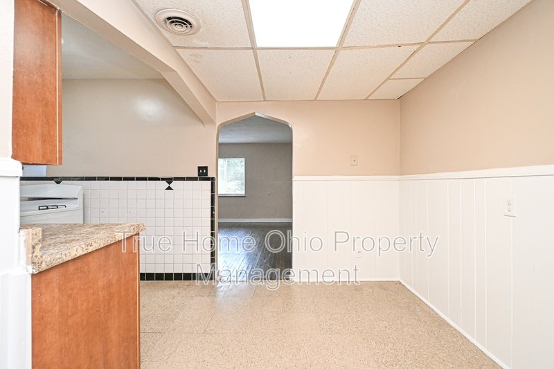 3042 Percy Avenue - 2 property image