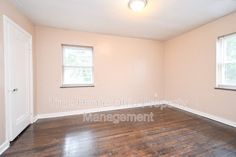 3042 Percy Avenue - 2 property image