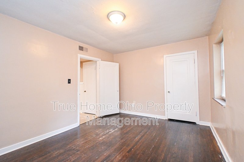3042 Percy Avenue - 2 property image