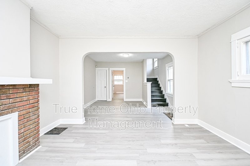 312-314 Pointview Avenue - 314 property image