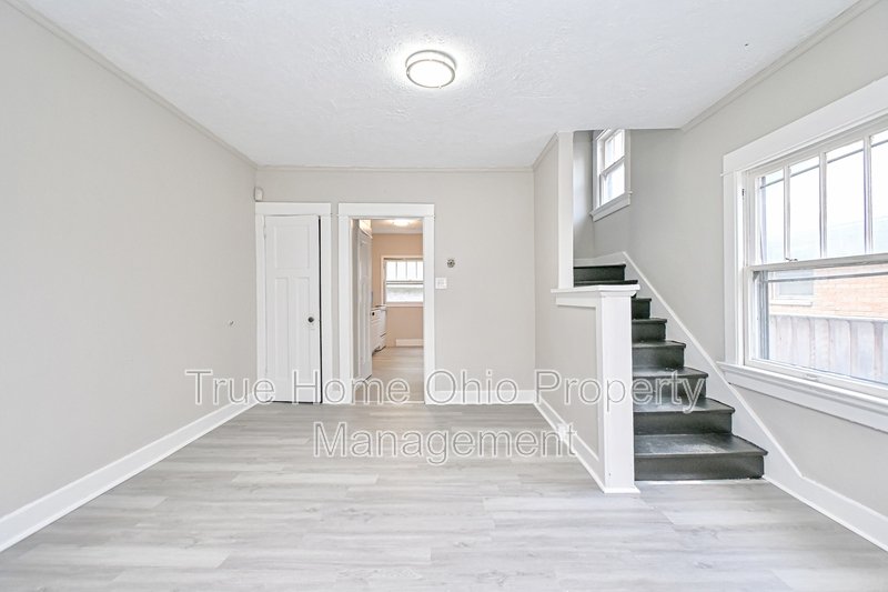 312-314 Pointview Avenue - 314 property image