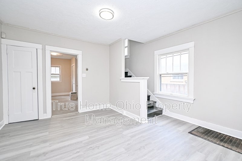 312-314 Pointview Avenue - 314 property image