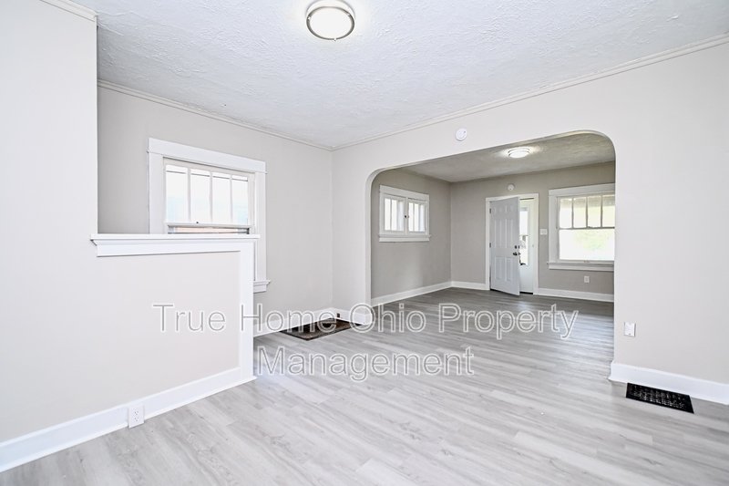 312-314 Pointview Avenue - 314 property image