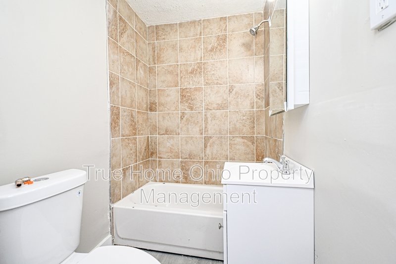 312-314 Pointview Avenue - 314 property image