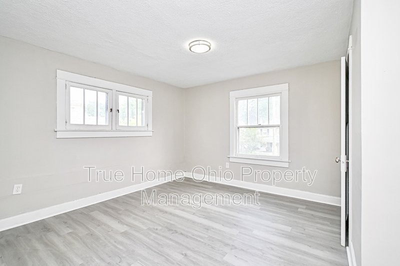 312-314 Pointview Avenue - 314 property image