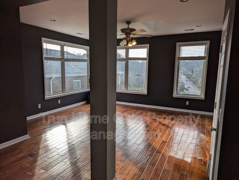 526 Clinton Springs Avenue - D property image