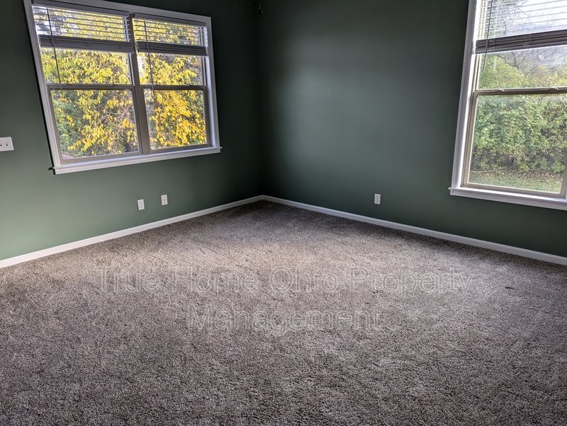 526 Clinton Springs Avenue - D property image
