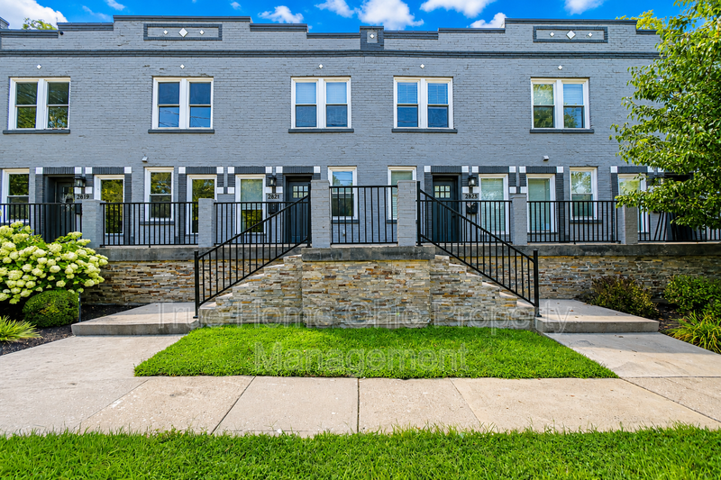 2823 Ashland Avenue property image