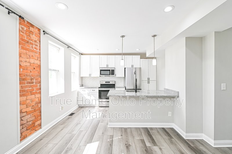 2823 Ashland Avenue property image