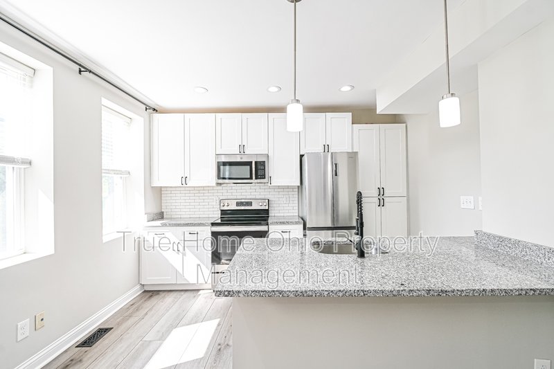 2823 Ashland Avenue property image
