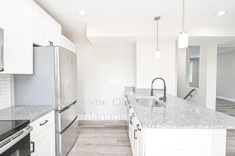 2823 Ashland Avenue property image