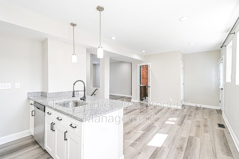 2823 Ashland Avenue property image