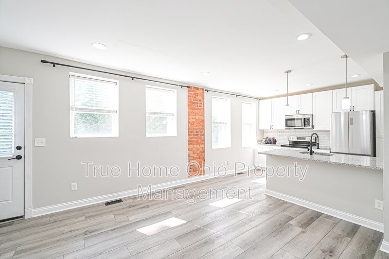 2823 Ashland Avenue property image