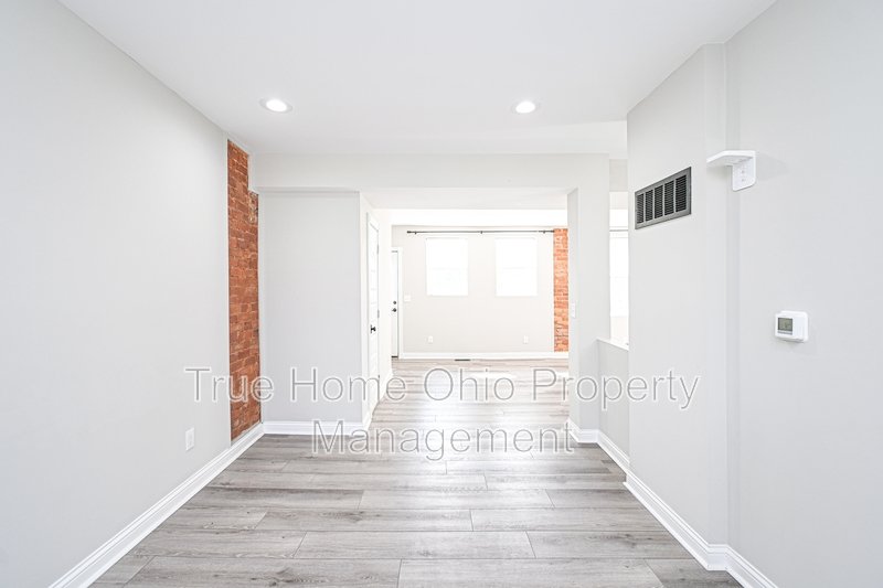 2823 Ashland Avenue property image