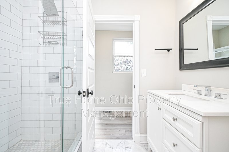 2823 Ashland Avenue property image