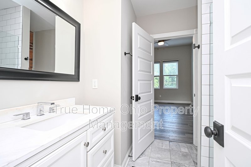 2823 Ashland Avenue property image
