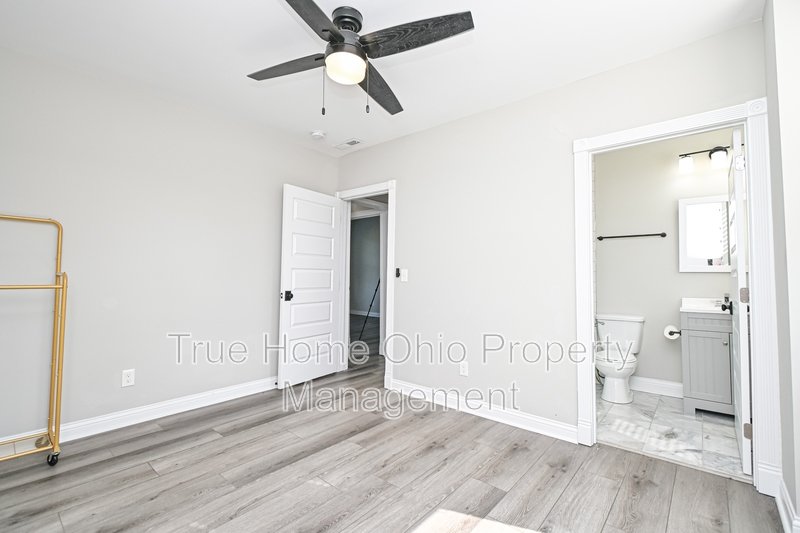 2823 Ashland Avenue property image