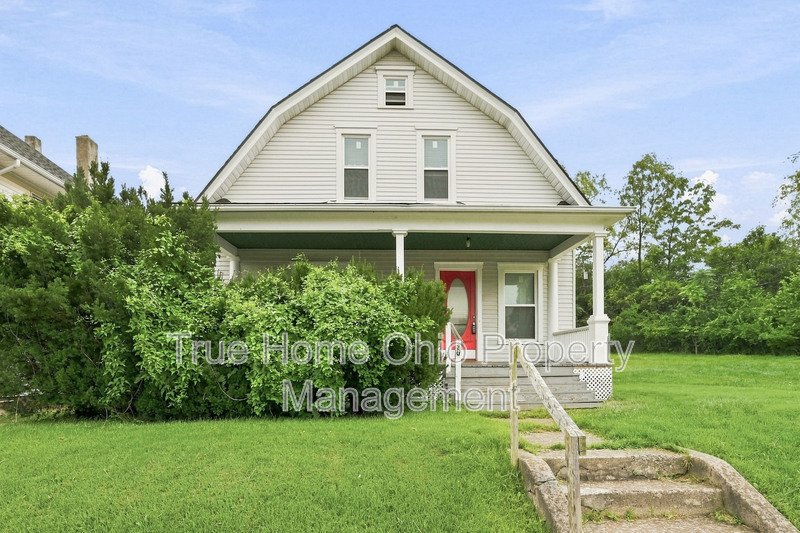 30-32 Lagonda Ave - 32 property image
