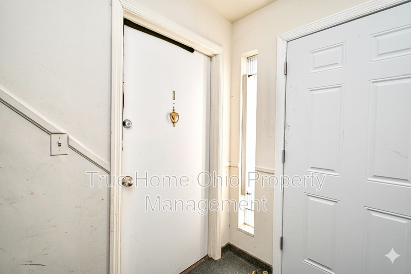 5541 Montgomery Road - 3 property image